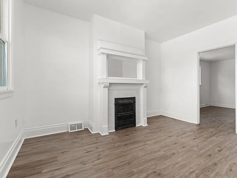 1043 Mount Oliver St — Photo 6