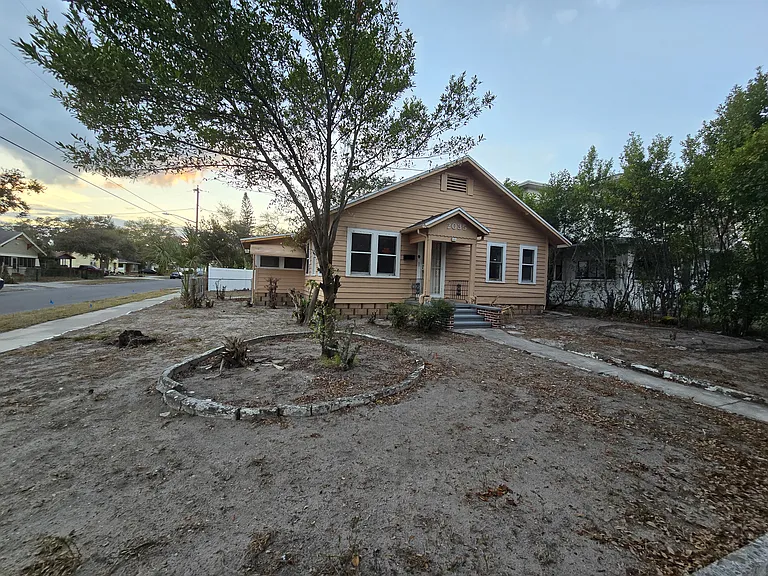 2035 16th St S — Photo 2