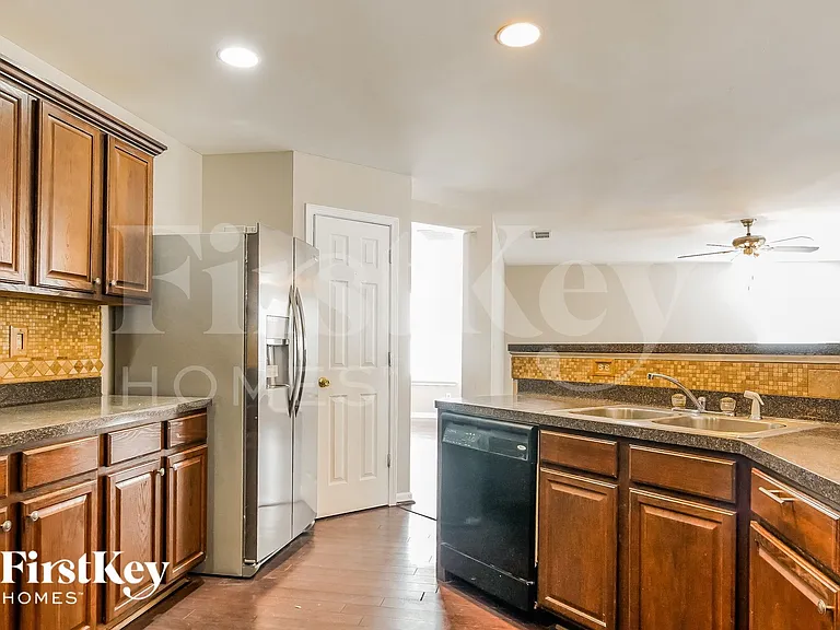 2861 Brookford Ln SW — Photo 6