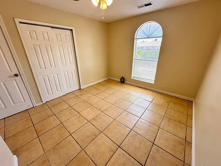 1785 Alpha Ct SE — Photo 22