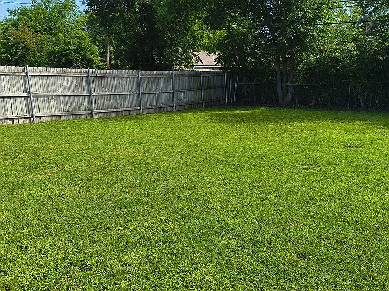 4106 Shawn Dr #B — Photo 4