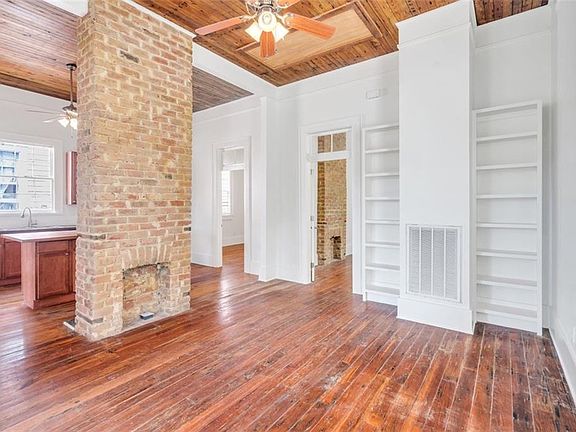 5th image of 623 Tricou St