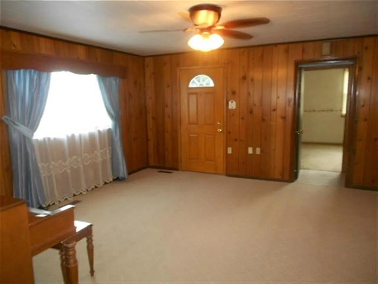 189 N Main St photo 1