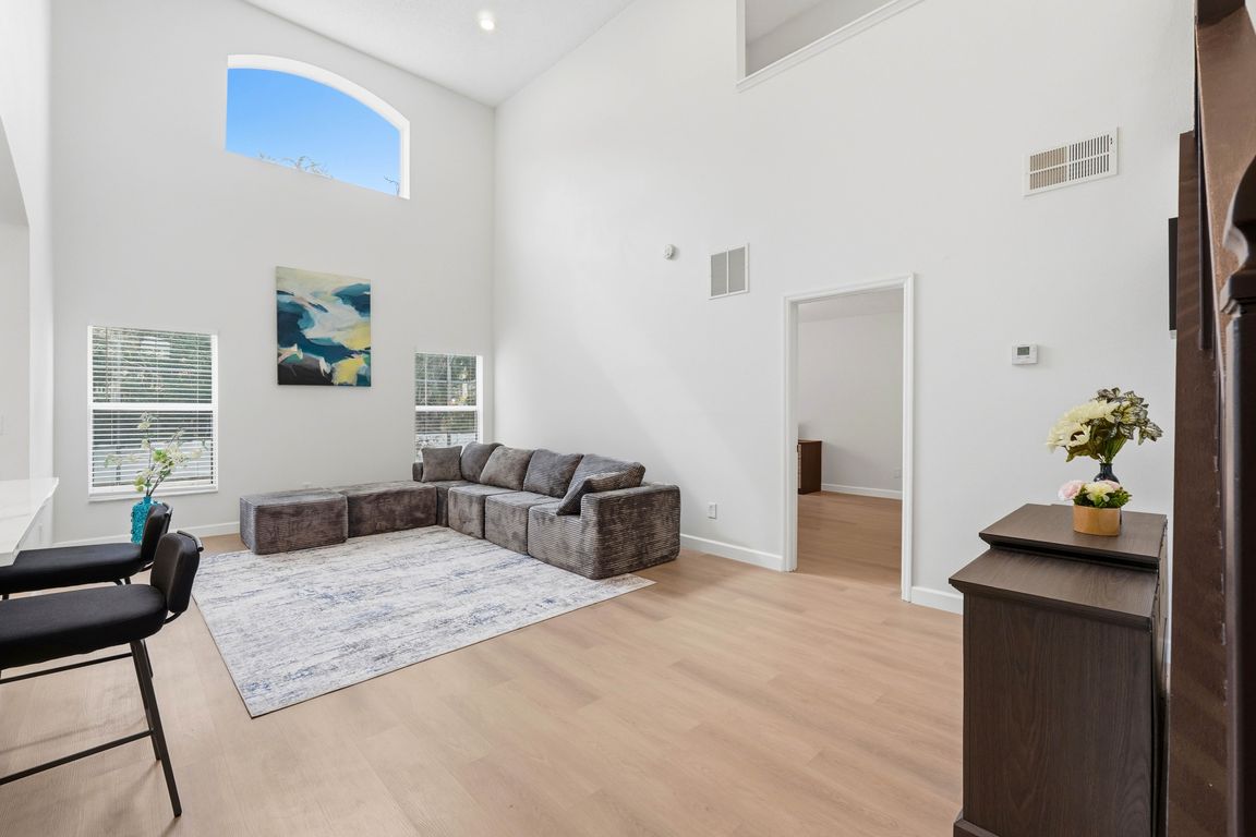 next background image