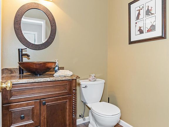 4th image of 705 Ashland Ct