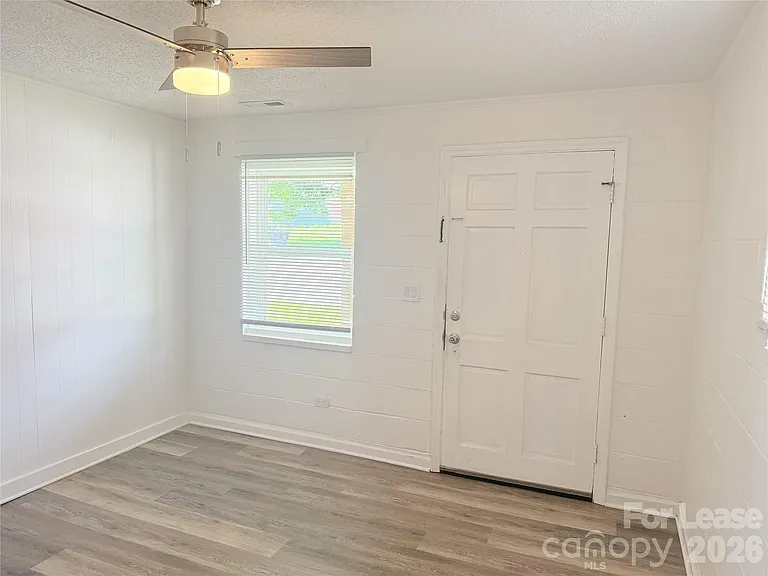 110 N Peterson St — Photo 3