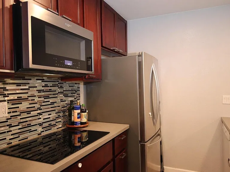 424 Orange St #204 — Photo 4