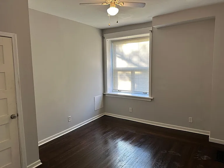 2119 Hudson Ave — Photo 20