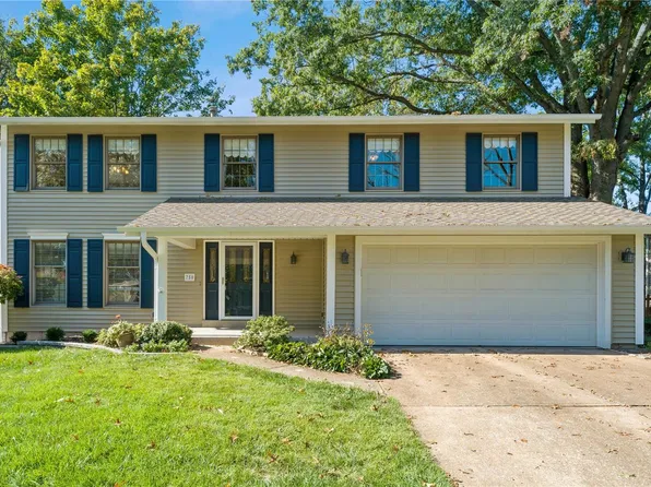 750 Galway Dr, Ballwin, MO 63021