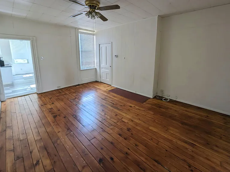 537 Gross St #1 — Photo 4