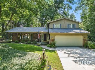 2745 Barfield Dr SE, Grand Rapids, MI