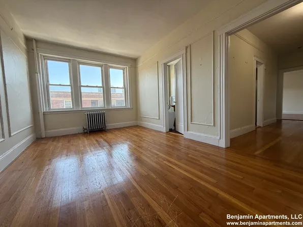 66-70 Chiswick Rd #21, Brighton, MA 02135