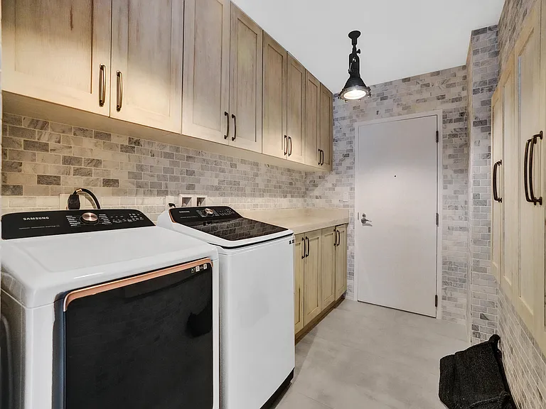 17301 Biscayne Blvd — Photo 39