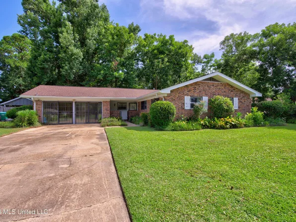 3202 Nottingham Rd, Ocean Springs, MS 39564