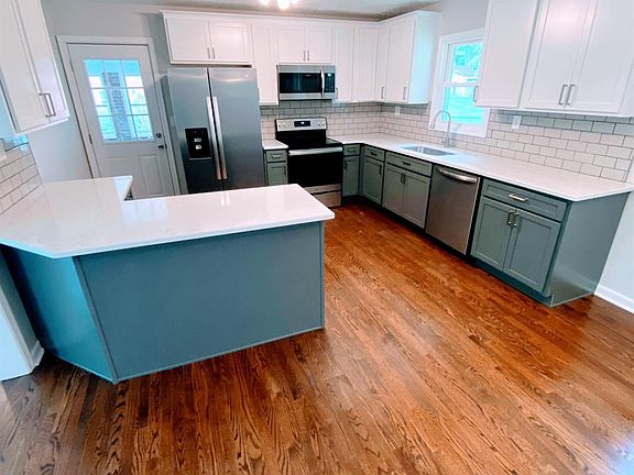 2nd image of 828 Rainbow Forest Dr