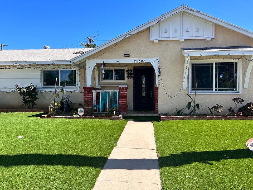1st image of 23608 Vanowen St