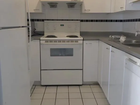 7680 Granville Ave, Richmond, BC V6Y 4B9