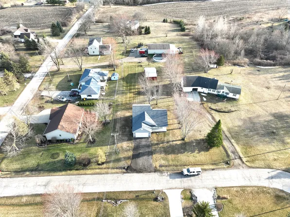 5486 Gill St, Dryden, MI 48428