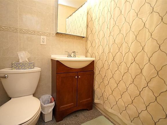 4th image of 175 E 90th St #2D