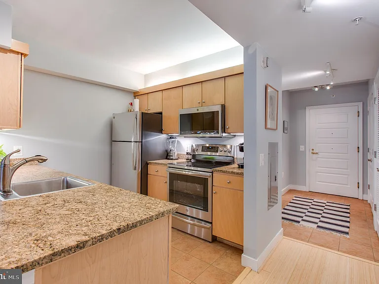 631 D St NW #638 — Photo 17