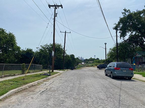 2nd image of 1315 Monterey St LOT 91