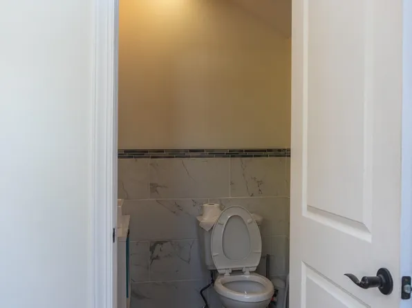 4 Highview Road image 7 of 20