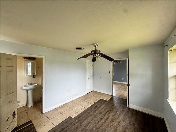 4th image of 7726 Vanderkloot Ave