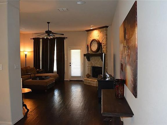3rd image of 6969 Parker Creek Pl