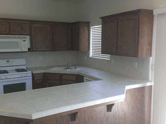 2nd image of 264 N Cypress Ave