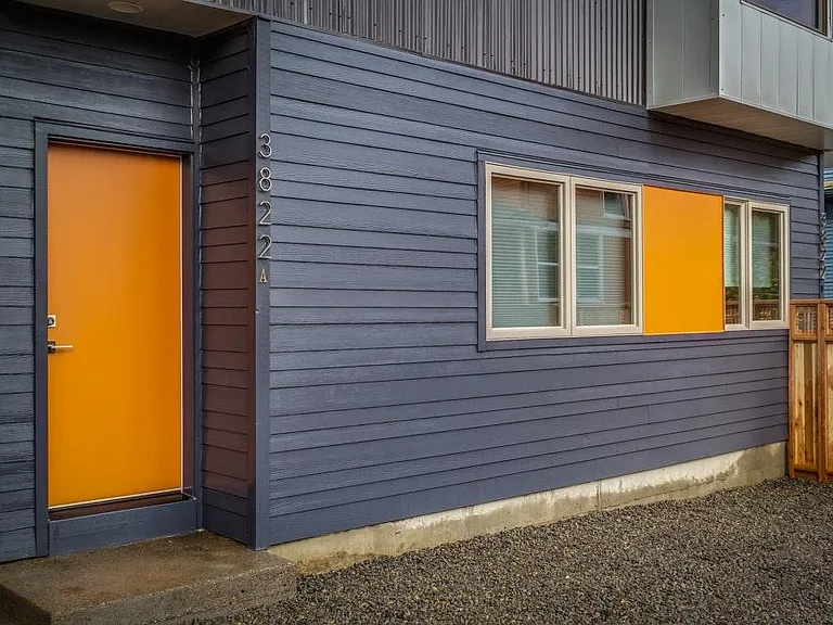 3822 N Commercial Ave — Photo 3