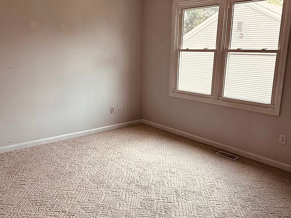 5th image of 7466 Braewood Ct