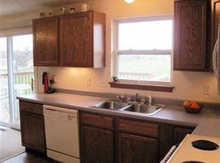 423 E Sterling Rd, Creston, OH 44217