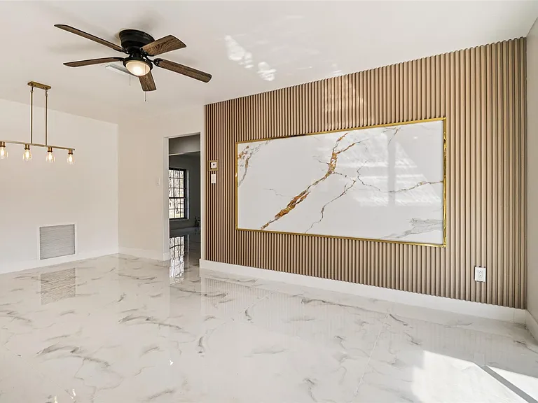 1307 Saddle Rock Dr — Photo 10