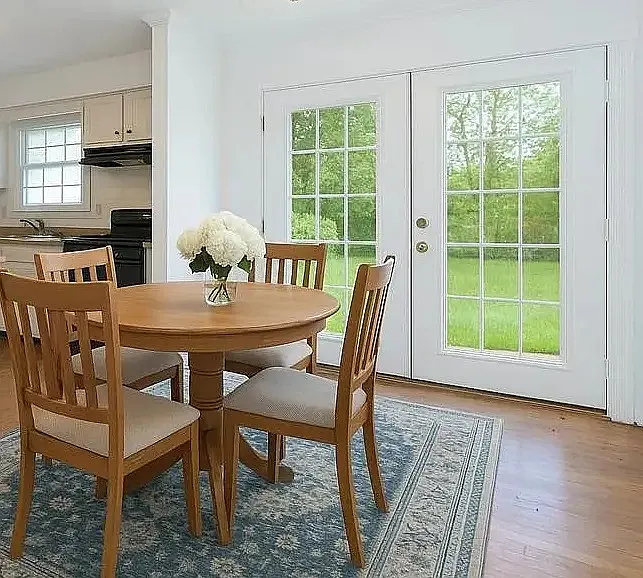 3 bed, 1068 sqft, $3,400 — Photo 3