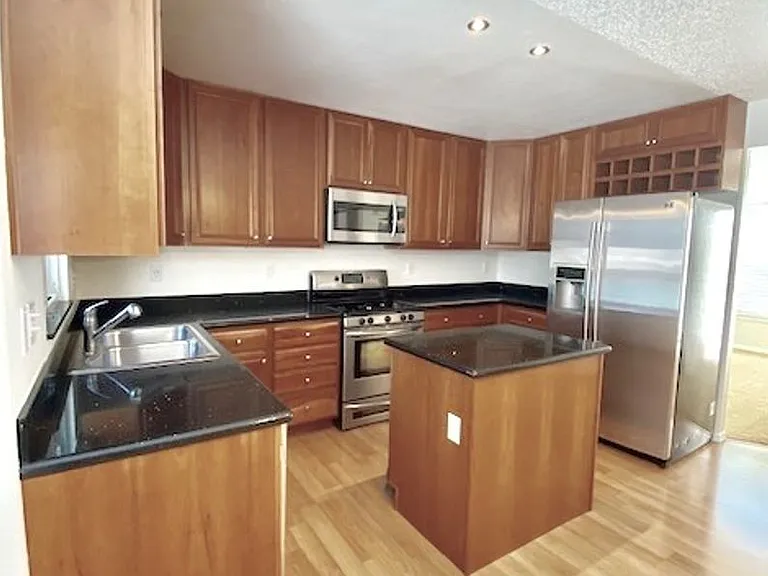 8065 Vectra Dr — Photo 10