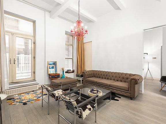 3rd image of 16 W 19th St APT 2E