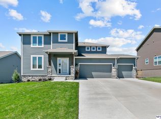 11520 Grissom St, Papillion, NE 68046