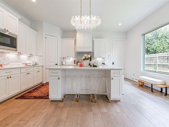 5th image of 5233 Darling St