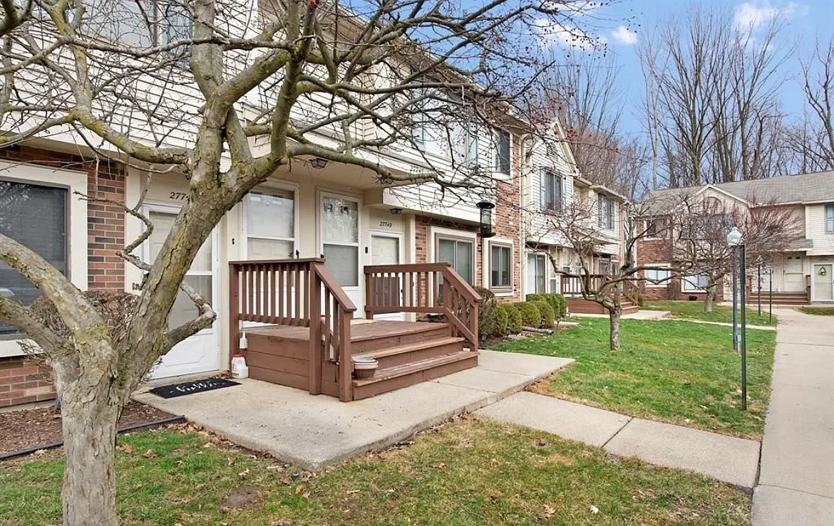 Building Photo - 27747 Harrison Woods Ln #102