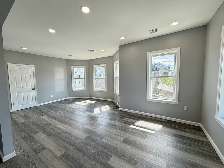 191 Hudson St #2 — Photo 6