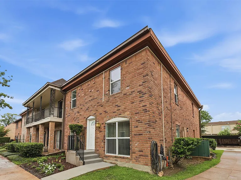 811 Threadneedle St #287 — Photo 2