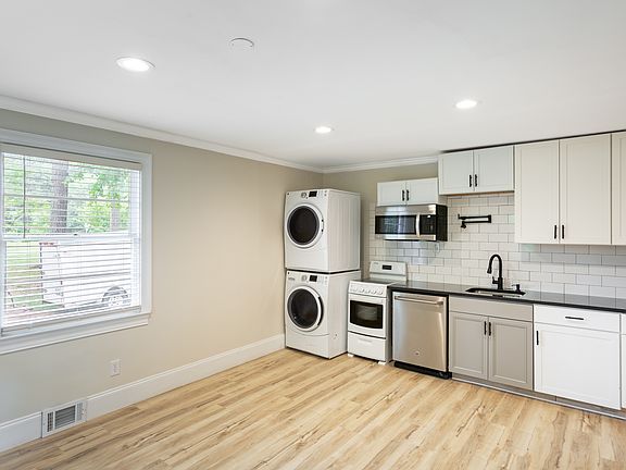 3rd image of 11439 Scotland Ln #C