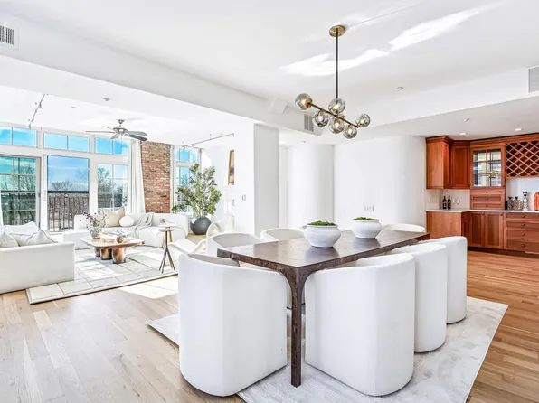 174 Washington Street image 9 of 32