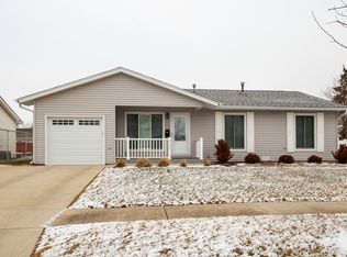 1157 Cunningham Cir, Elk Grove Village, IL 60007