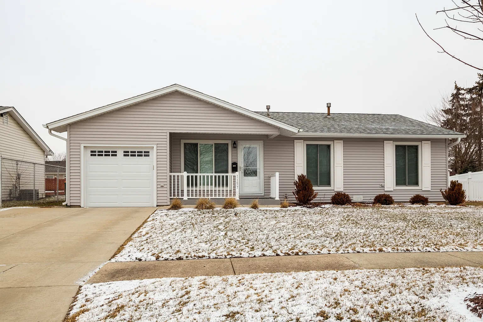 1157 Cunningham Cir photo 1