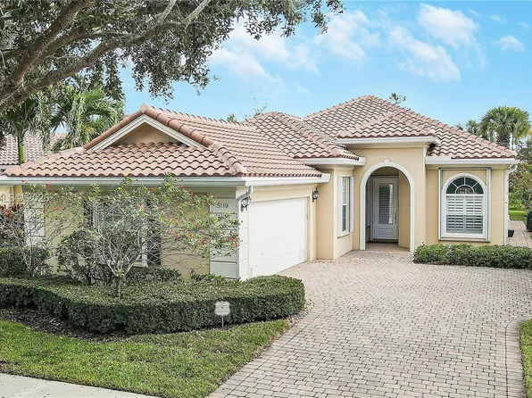 5119 Magnolia Bay Cir, Palm Beach Gardens, FL 33418