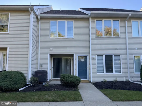 2806 Maryannes Ct, North Wales, PA 19454