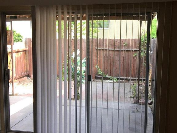 4th image of 1016 Portola Dr