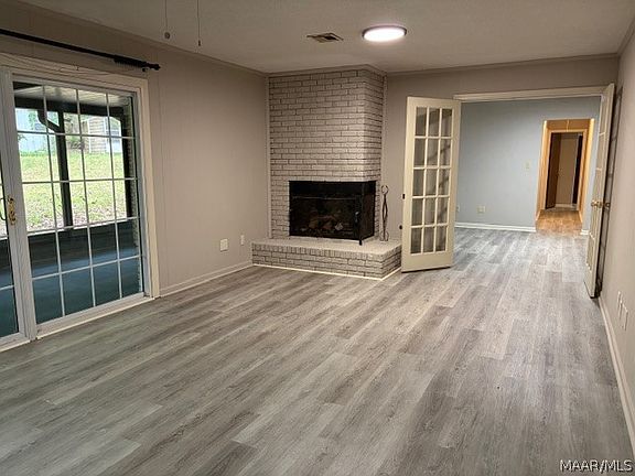 3rd image of 375 Pine Forest Dr