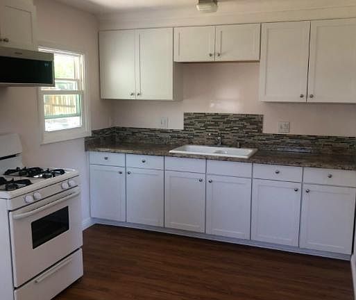 3rd image of 347 N Arnaz Ave